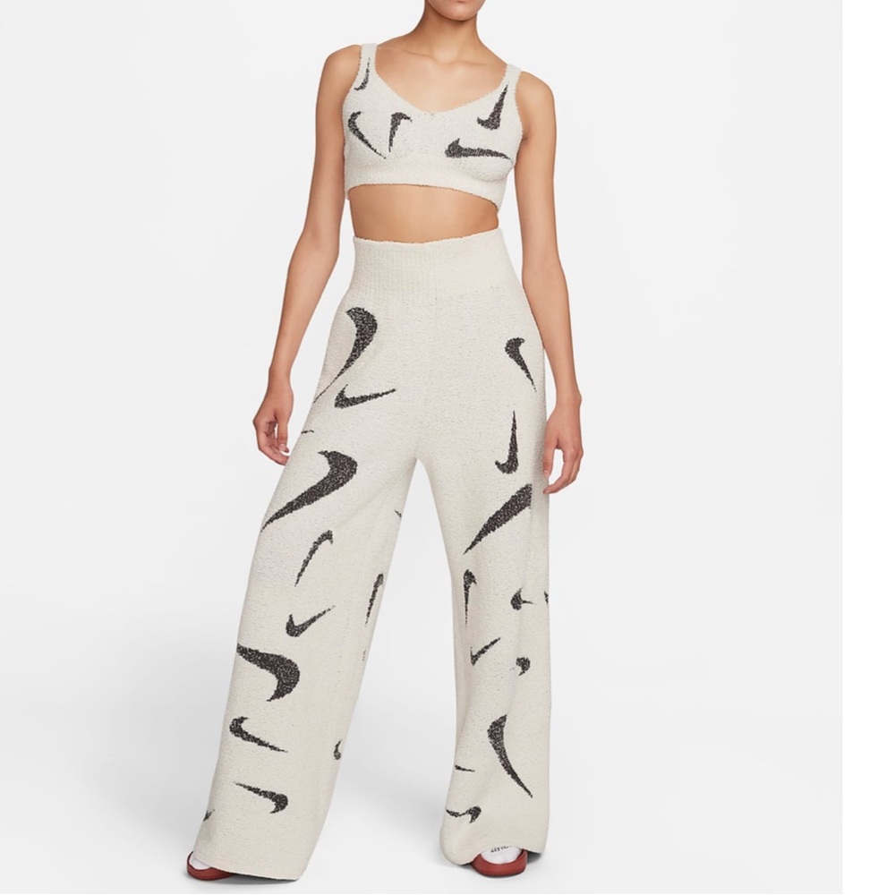 Women’s NIKE Sportswear Phoenix Cozy Boucle’